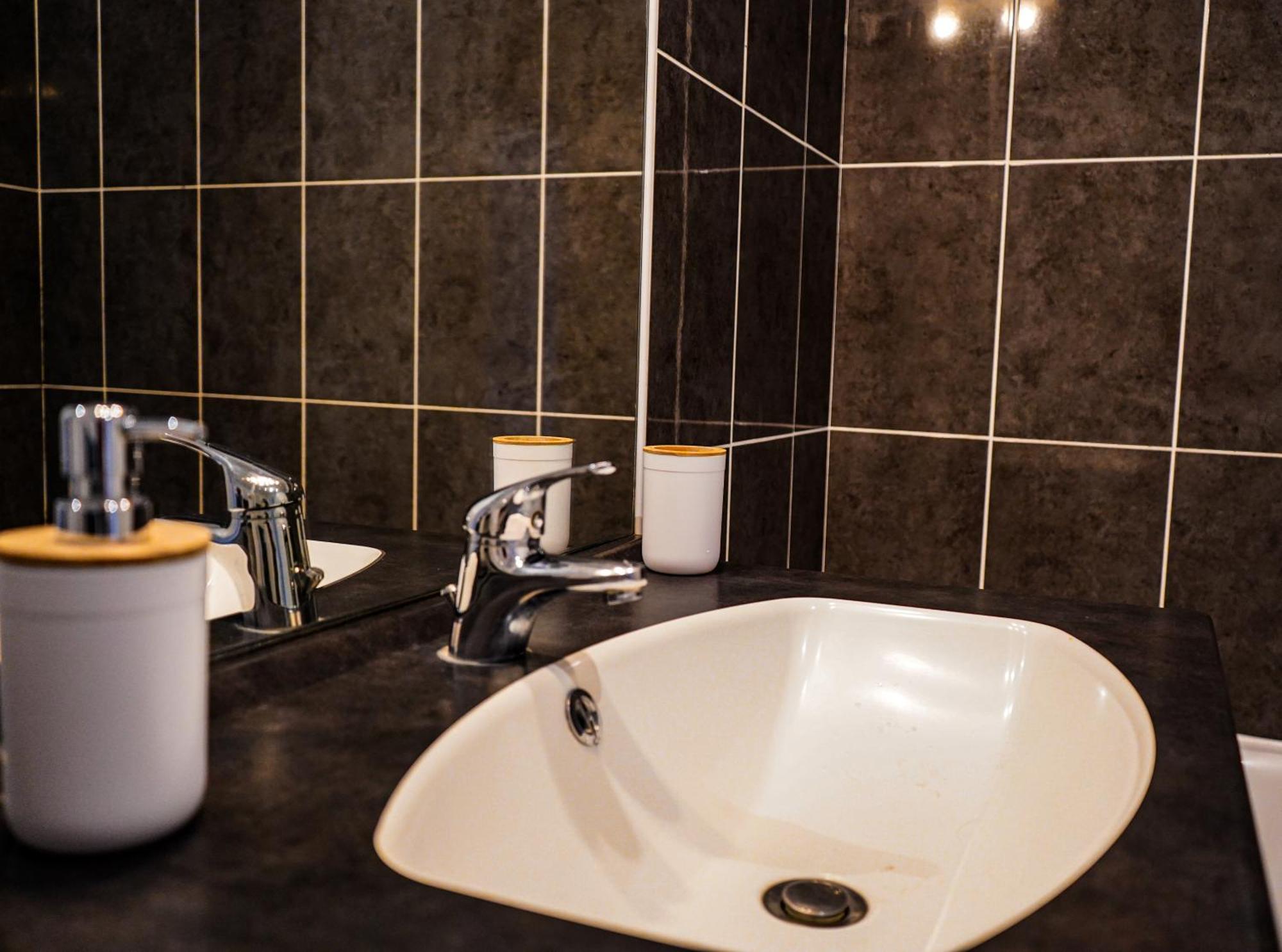 Bel Appartement Climatise & Parking Perpignan Buitenkant foto